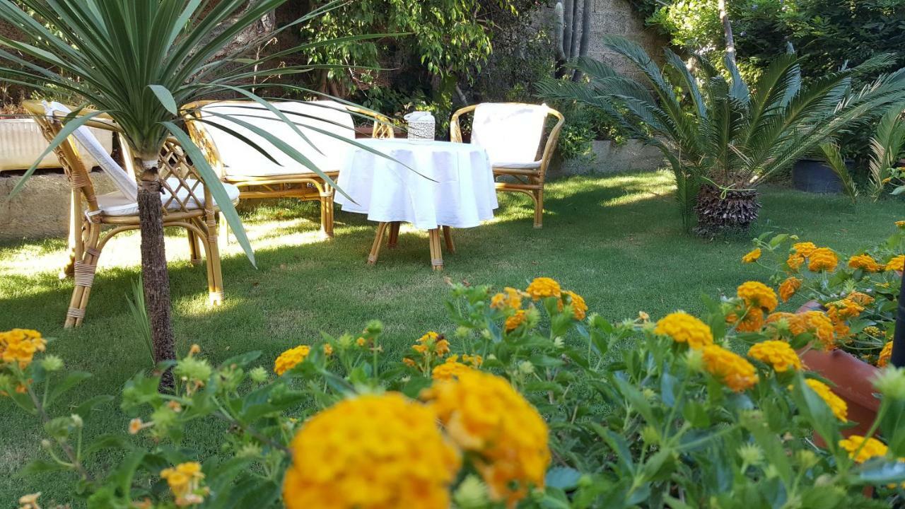 Il Girasole Bed & Breakfast Домус де Мария Екстериор снимка