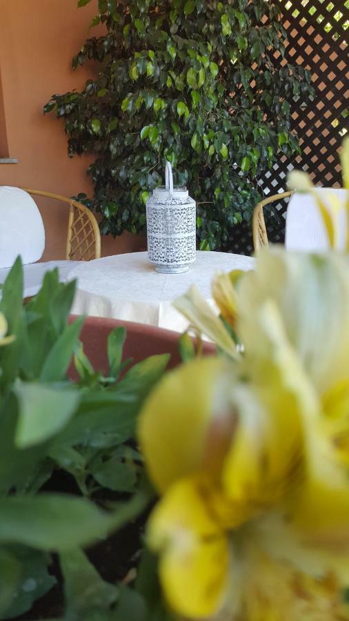 Il Girasole Bed & Breakfast Домус де Мария Екстериор снимка