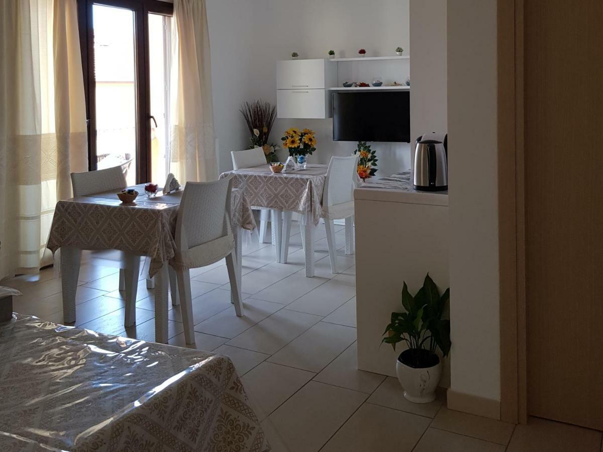 Il Girasole Bed & Breakfast Домус де Мария Екстериор снимка